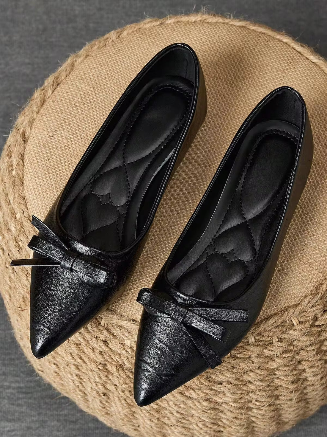 WHDXY Women's French Style Flats, Pointed Toe Bow Decor Slip-On Black Retro Loafers, Versatile & Elegant